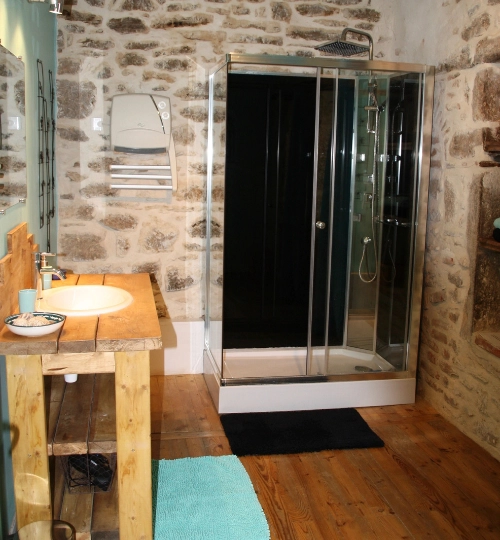 location face à saint-cirq-lapopie