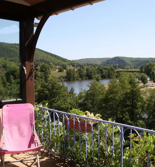 location face à saint cirq lapopie